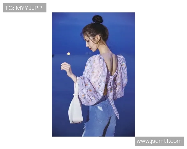 年轻足球明星的颜值与才华并存引领潮流风尚的魅力之旅 年轻足球明星的颜值与才华并存引领潮流风尚的魅力之旅