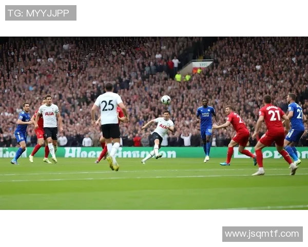 足球明星携手酿造葡萄酒的魅力瞬间与精彩图片展示 足球明星携手酿造葡萄酒的魅力瞬间与精彩图片展示