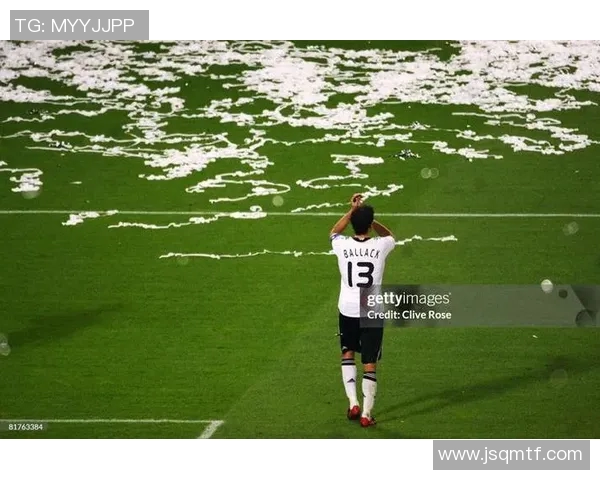 16岁足球明星的青春风采与梦想追逐之路 16岁足球明星的青春风采与梦想追逐之路