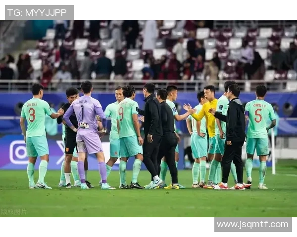 国足与卡塔尔队激战正酣直播盛况全景回顾与精彩瞬间解析